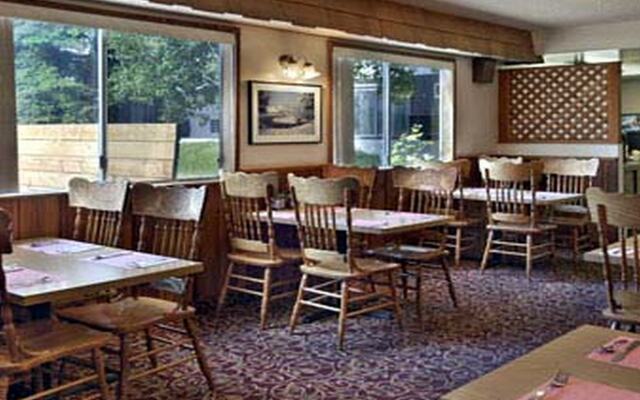 Knights Inn - Evanston, WY