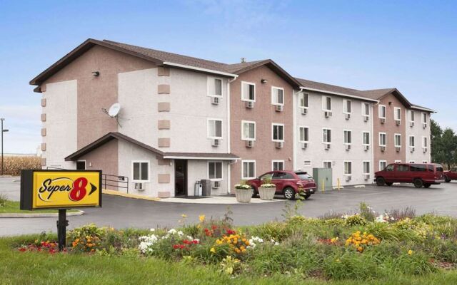 Super 8 Peru