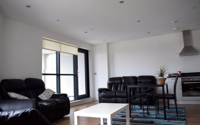 Bright and Spacious Apartment near London Bridge