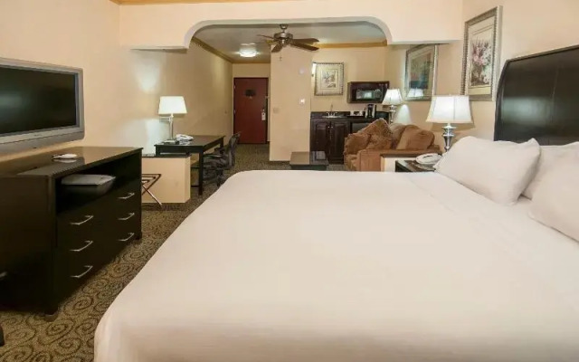 Holiday Inn Express Bakersfield Central