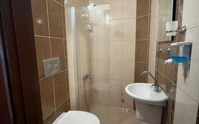 Otel Unlu