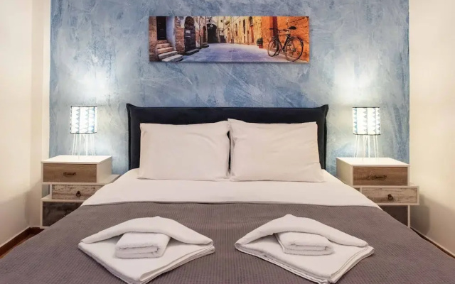 Blue Ark Comfort near Acropolis
