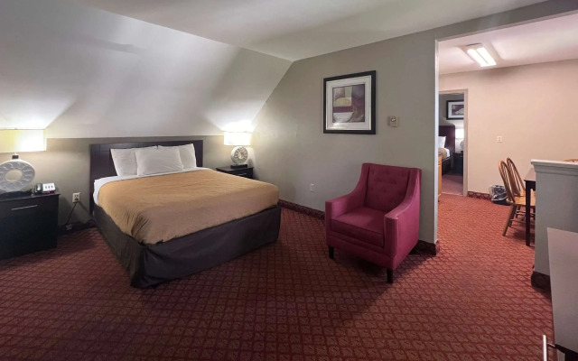 Rodeway Inn & Suites