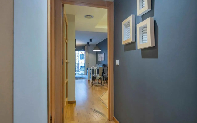 Modern and bright apartment in Eixample 2-2