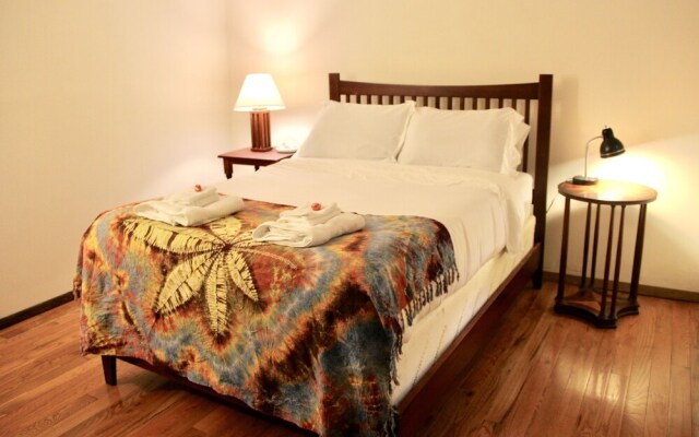 Beautiful Lakeside House Near Camelback