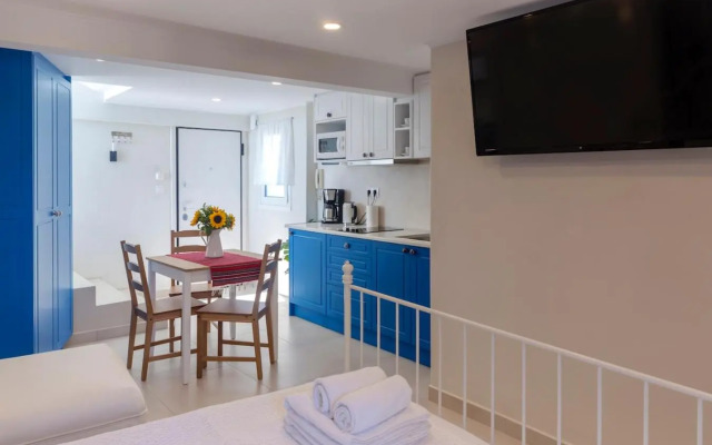 BLUE and WHITE apartment vipgreece