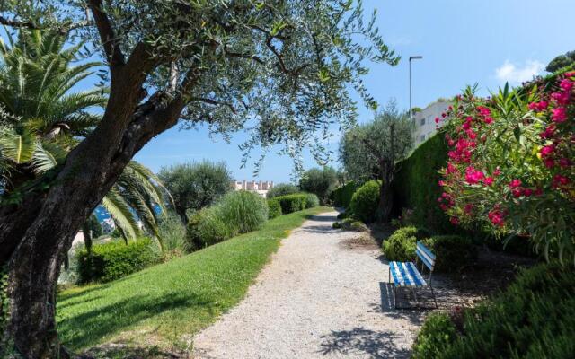 Sea View Park Swimming Pool & Tennis 2 Bdrs