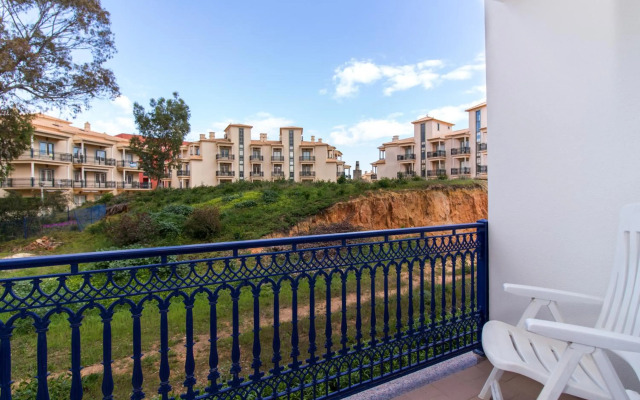 Oura Sunrise II Apartment by Stay-ici, Algarve Holiday Rental