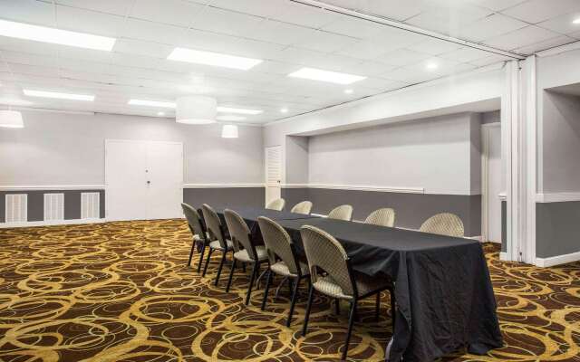Quality Inn & Suites University Area
