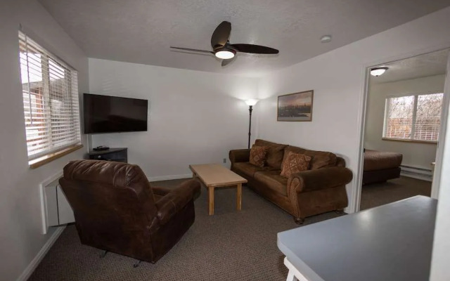 Austin's Chuckwagon Lodge