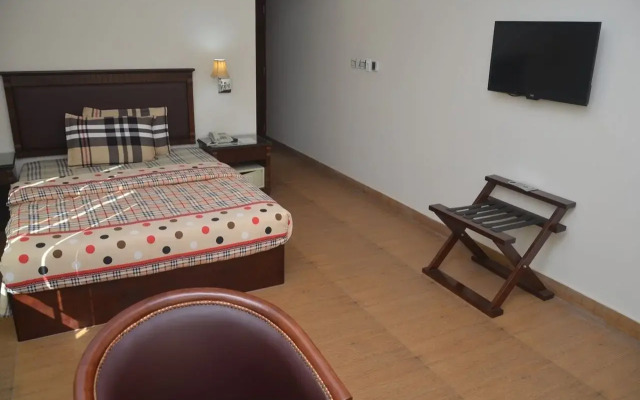 La Rose Hotel