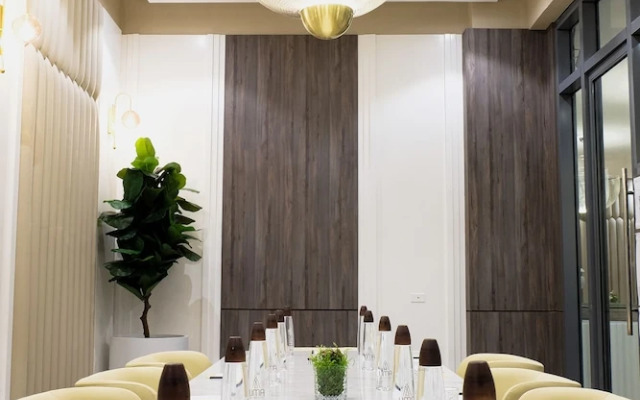 UMA Hotel and Residences