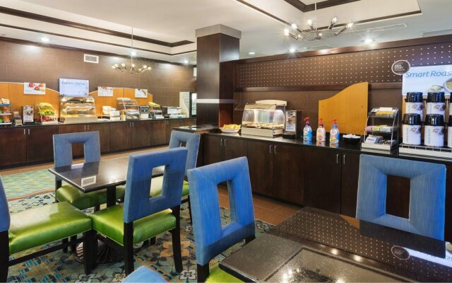 Holiday Inn Express and Suites - Stroudsburg