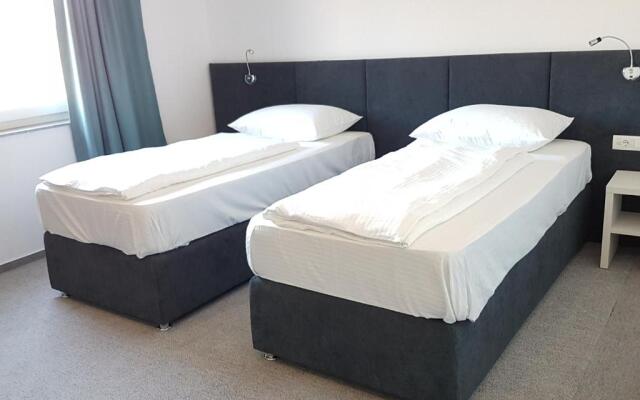 Hotel SAX Gračanica