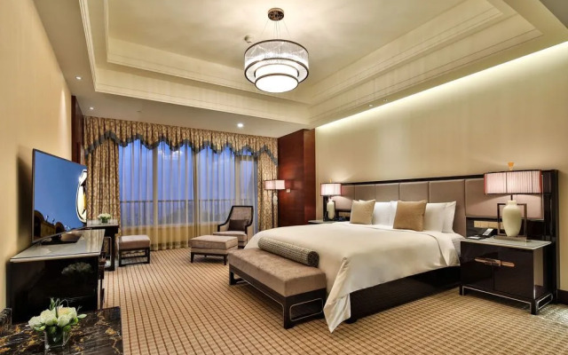 Intercontinental Sancha Lake