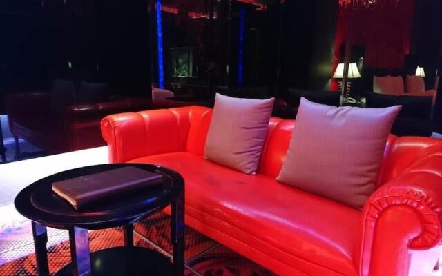 THE YORKER De'luxe Motel