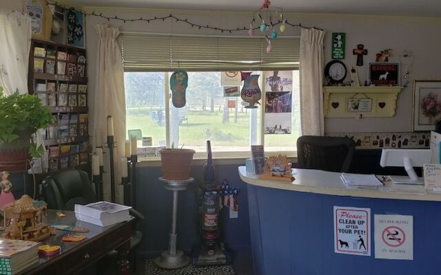 River Country Motor Lodge