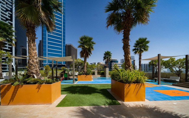 Sleek Studio in Privé with Stunning Canal View