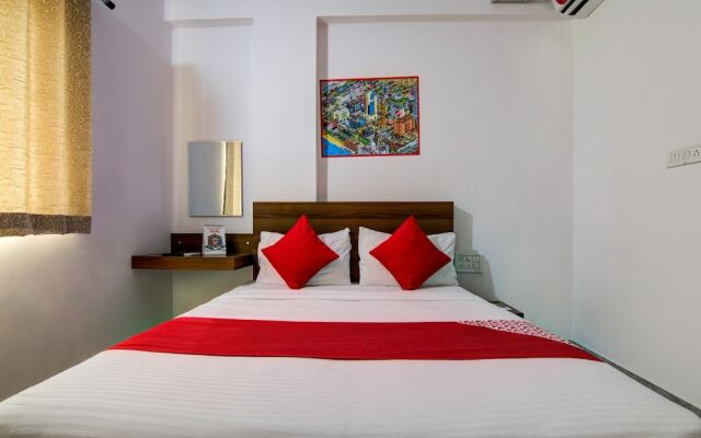 Varcity Comforts by OYO Rooms