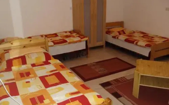 Erik Apartments