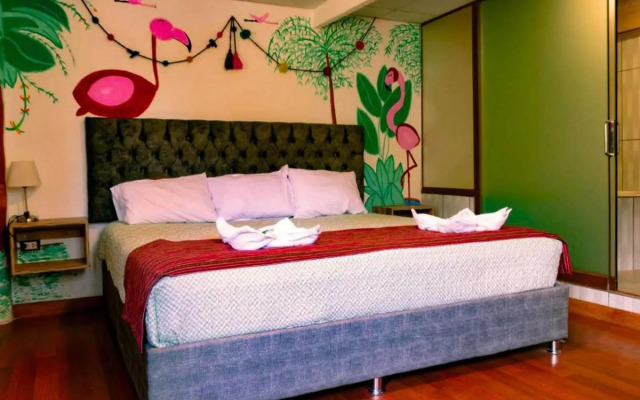 Valle verde, Hostel & camping