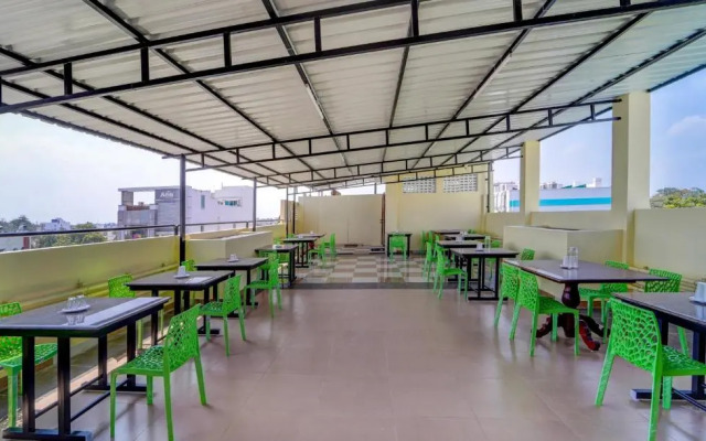 OYO 094 Bussy St Prakasam Residency