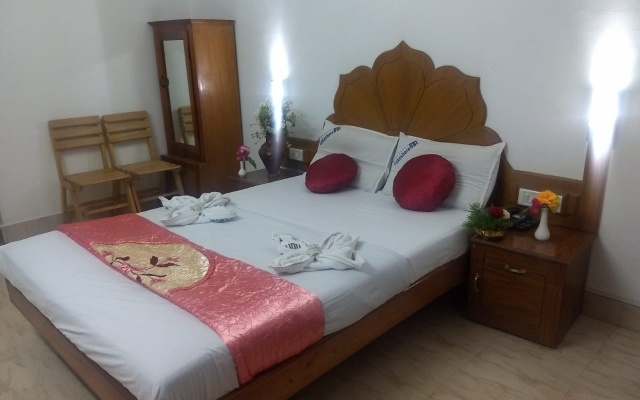 Lakeshore Inn – Guest Rooms – Kumily