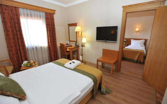 Usta Park Hotel