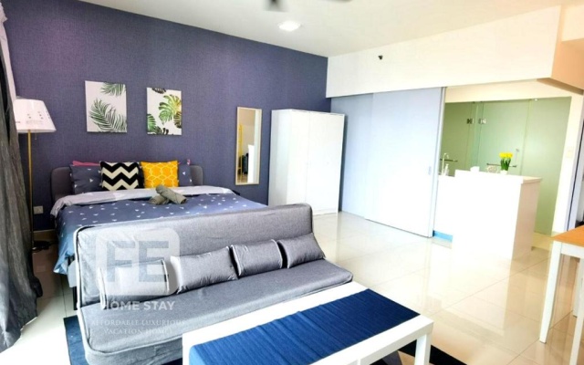 Netflix Wifi Trefoil Homestay Setia Alam FE Studo for 2 pax – Guest Rooms – Klang