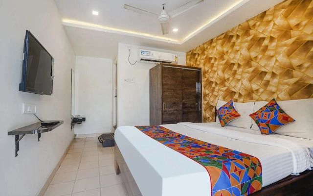 Cafe 8 by OYO Rooms