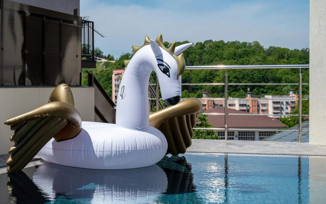 Sandro Palace na Lesnoy (Sandro Pelas)