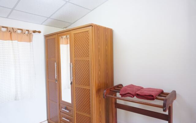 Na Thammachart Hotel