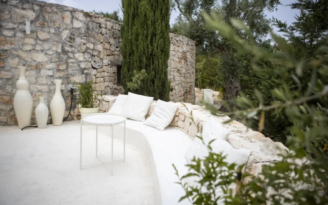 Trullo e Lamie Fiabeschi con Piscina Privata