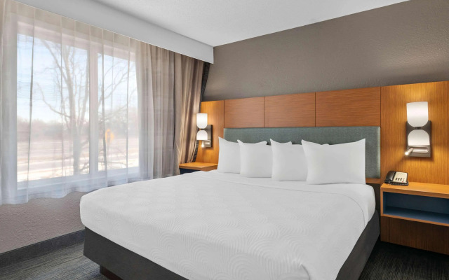 Country Inn & Suites by Radisson, Coon Rapids, MN