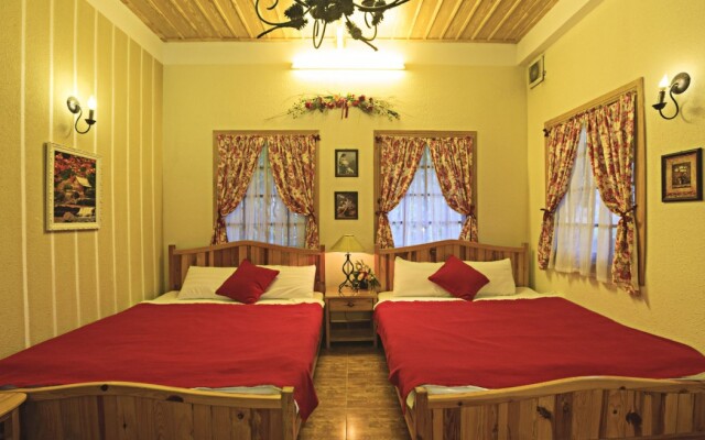 Flowersandrocks Villa