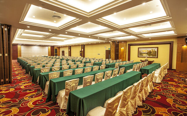 Guilin Lijiang Waterfall Hotel
