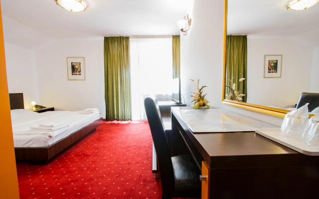 Complex Turistic Max International