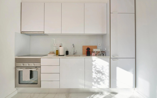 Deluxe Apt at Amazing Prime Location, By TimeCooler