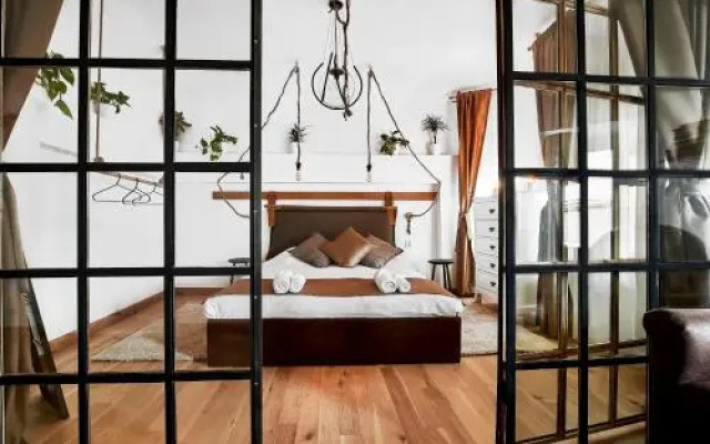 Attic Downtown by CityLife Suites