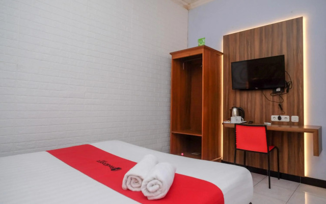 OYO Life 3301 Pondok Eyang Obi