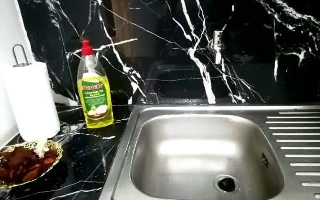 1 Bed House Private Compound With Off Road Parking