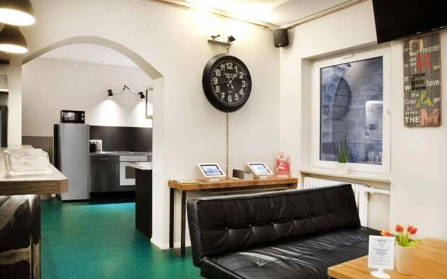 Five Reasons Hotel & Hostel