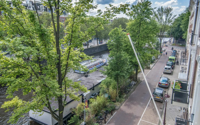 Amstel Corner