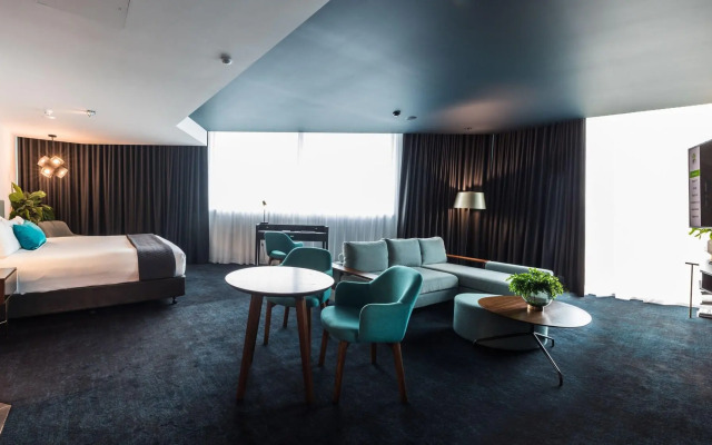 Eatons Hill Hotel
