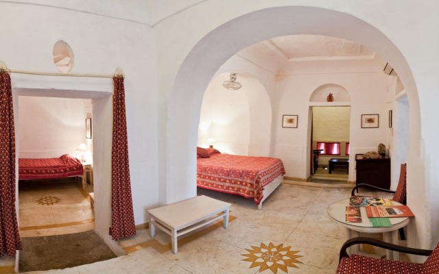 Neemrana's - Hill Fort - Kesroli