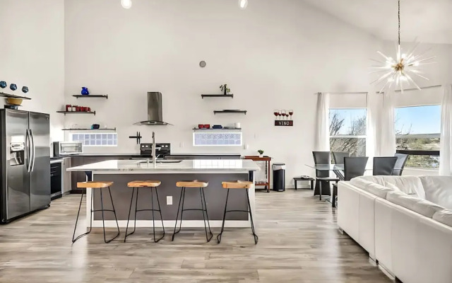 Upstay - Lakeside Getaway - Pool Hot Tub Games