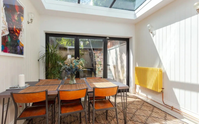 Stunning 2 Bedroom House in Peaceful London Fields