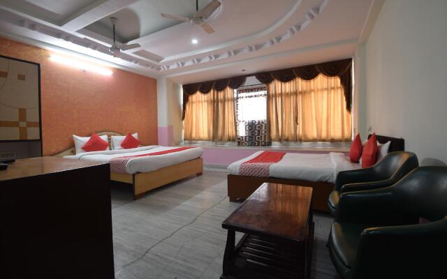 OYO 29398 Hotel Pax Inn
