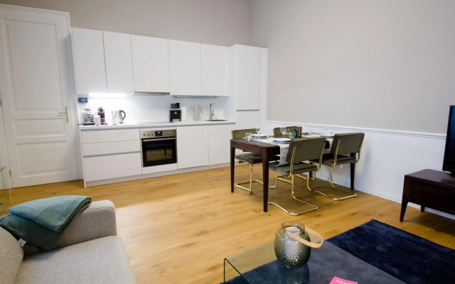 Studio Apartments Urania - Mai's Apartments