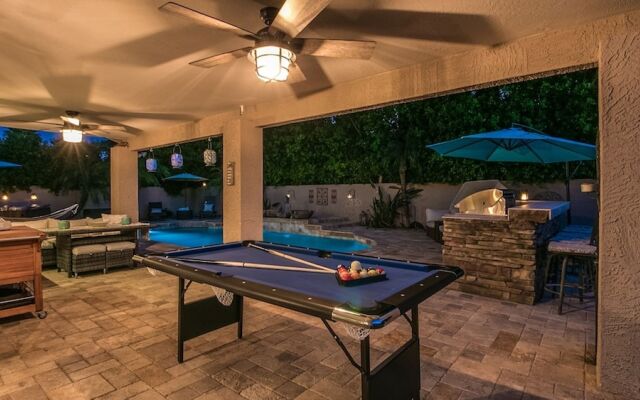 Luxe Scottsdale Home W/pool, Spa, & Tesla Charger